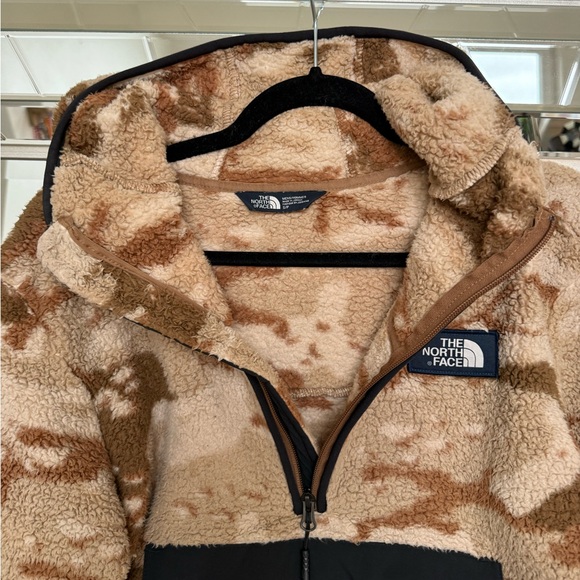 The North Face Dusty Camo Half-Zip Pullover Fleece Hoodie - Picture 3 of 12